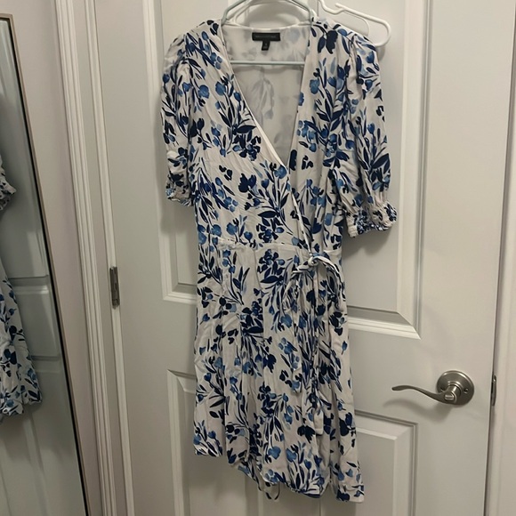 Banana Republic wrap dress - Picture 1 of 2